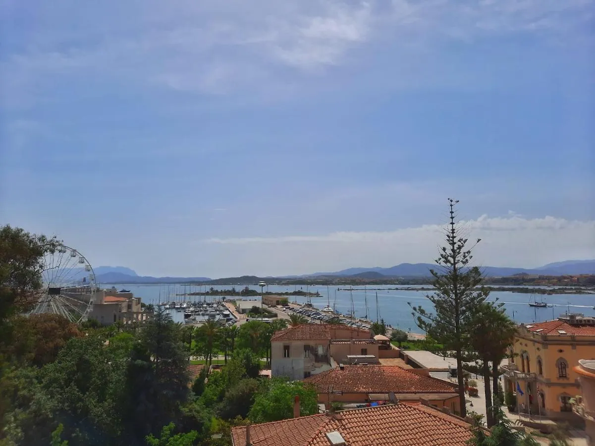 Antares Rooms And Suites Olbia 0*,  Itálie