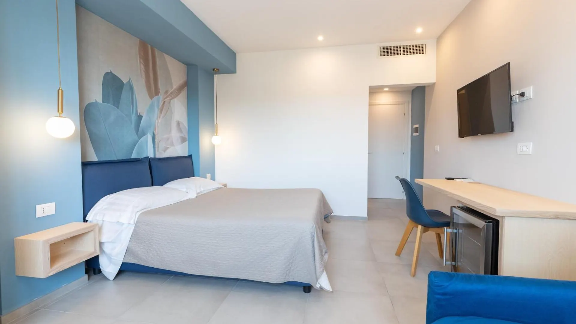 Antares Rooms And Suites Olbia 0*,  Itália