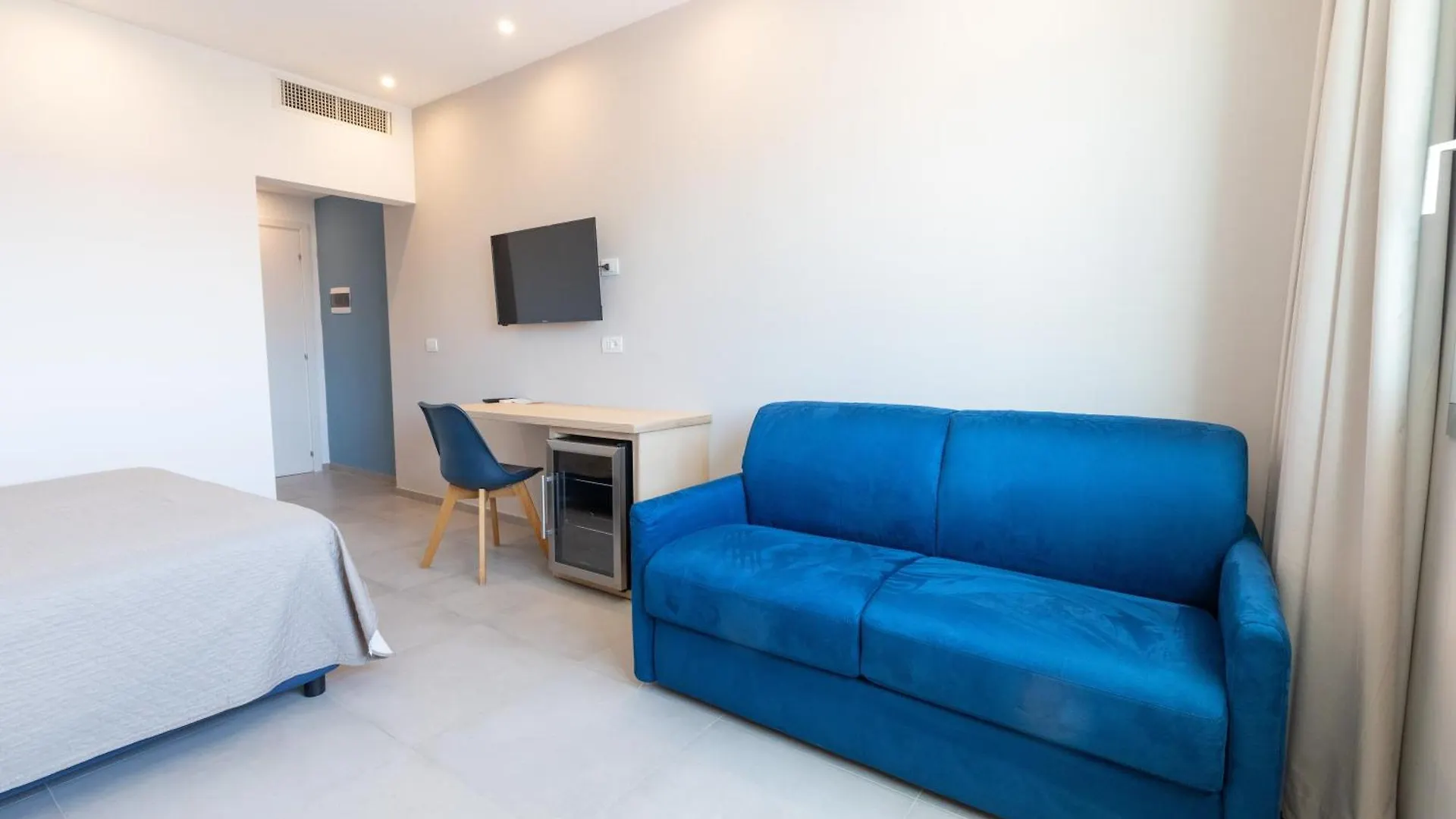 Antares Rooms And Suites Olbia 0*,
