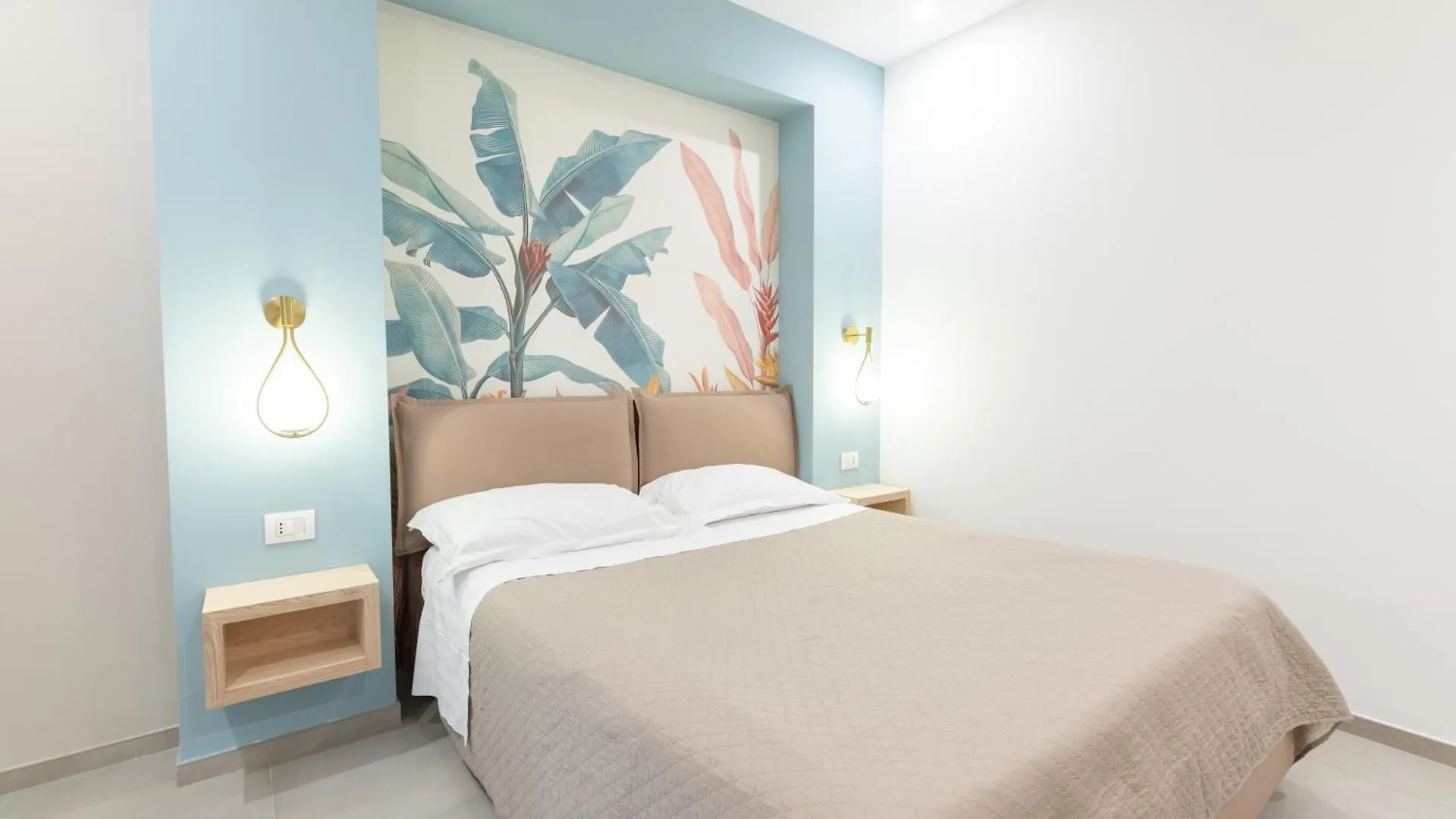 Antares Rooms And Suites Olbia 0*,  Itálie