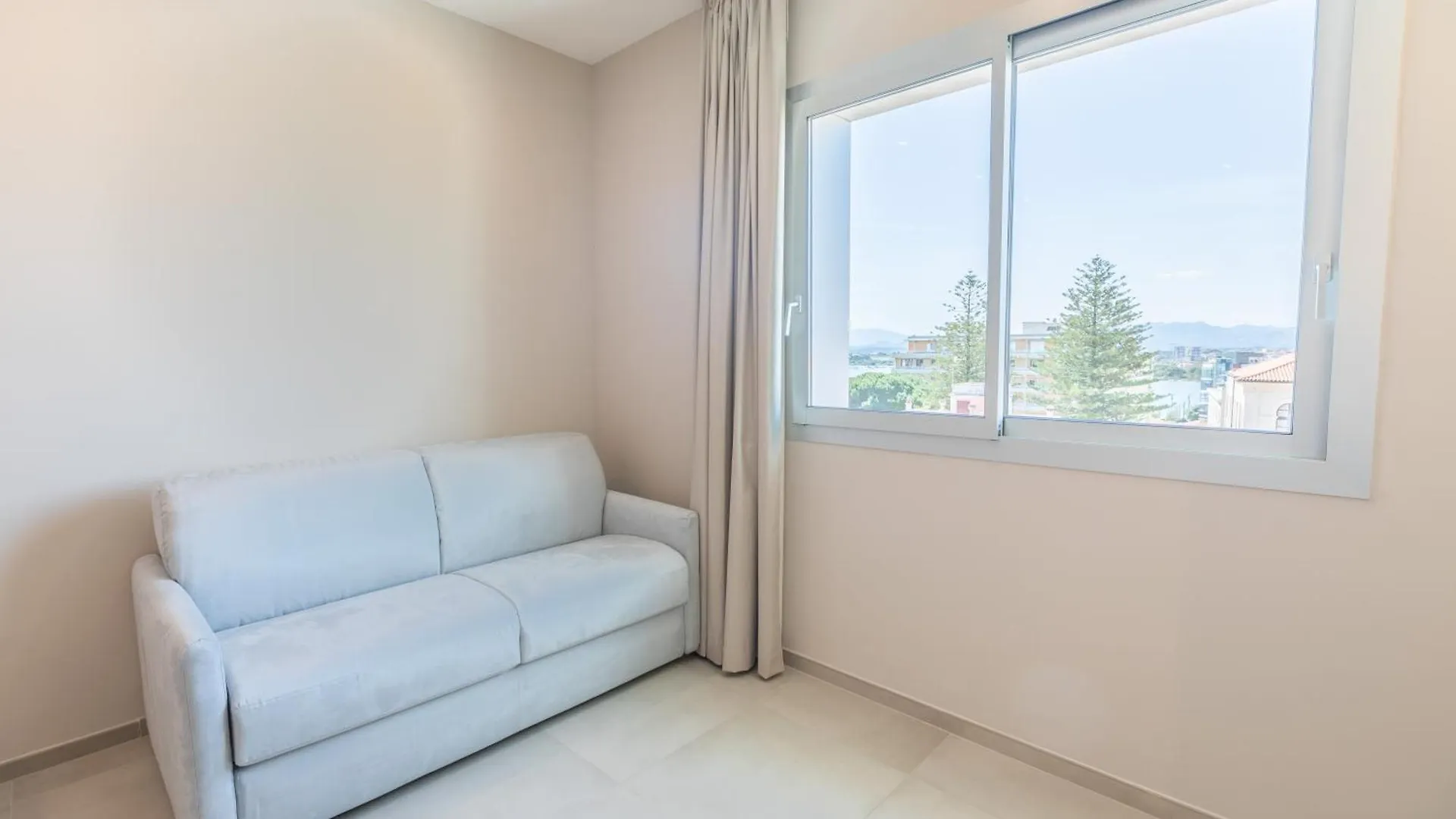 Antares Rooms And Suites Olbia