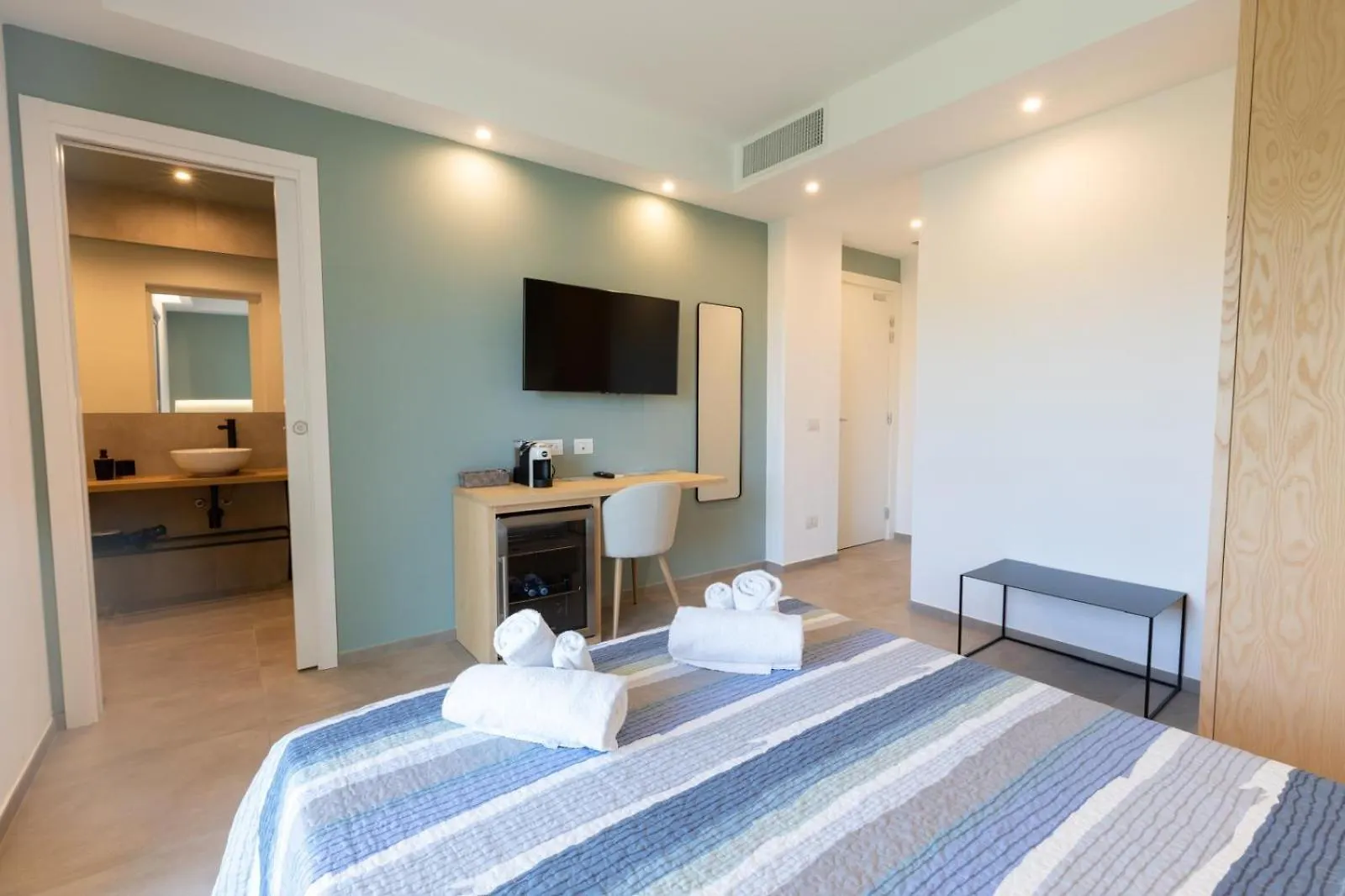 Antares Rooms And Suites Olbia Itálie